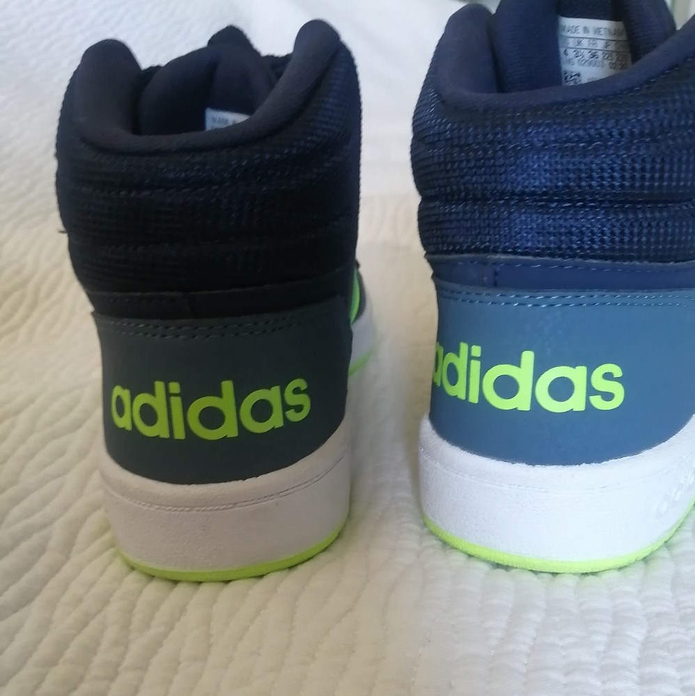 Adidas Shoes ❤️ - Picture 2 of 5